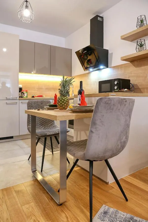 Apartments Luna With Free Parking Zadar