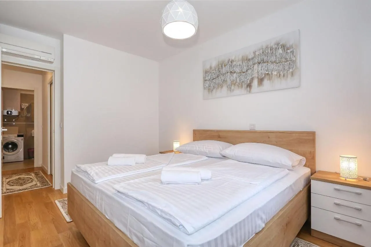 Apartments Luna With Free Parking Zadar 0*,