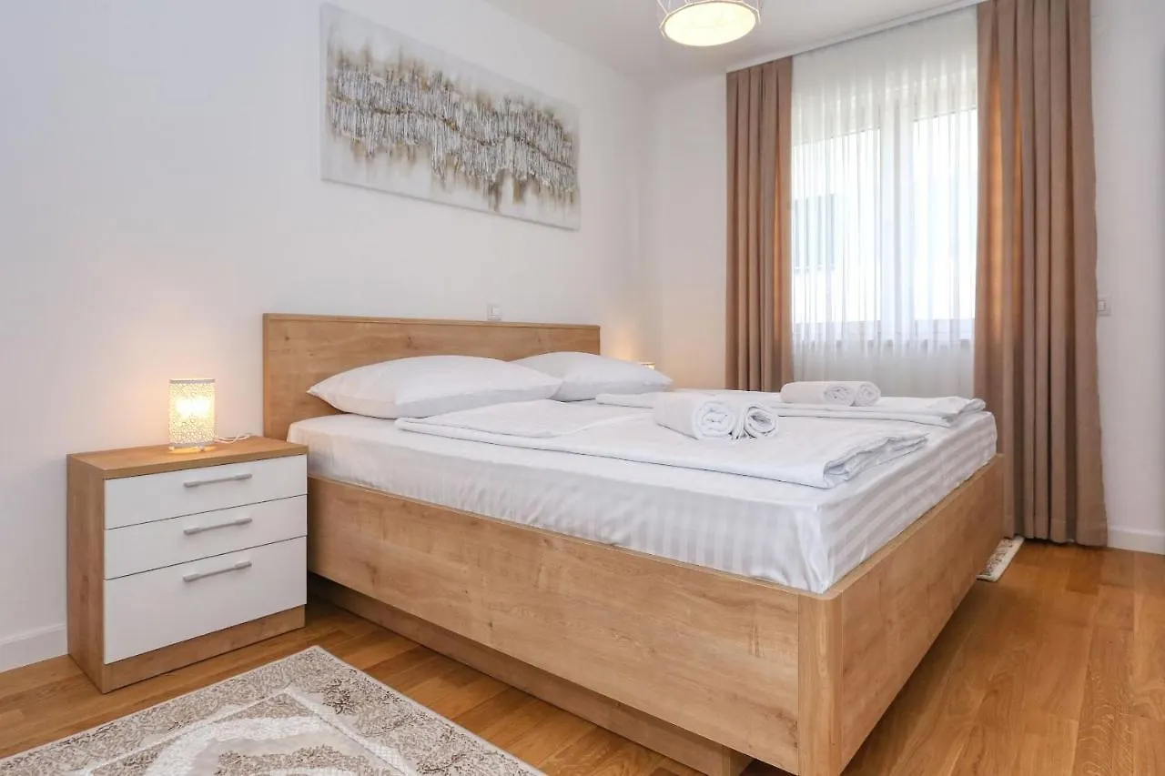 Apartments Luna With Free Parking Zadar 0*,